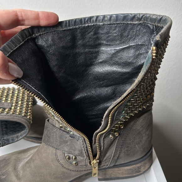 Steve Madden Monica Distressed Grey Leather Studded Biker Boots Women's Size 11 - Picture 6 of 9